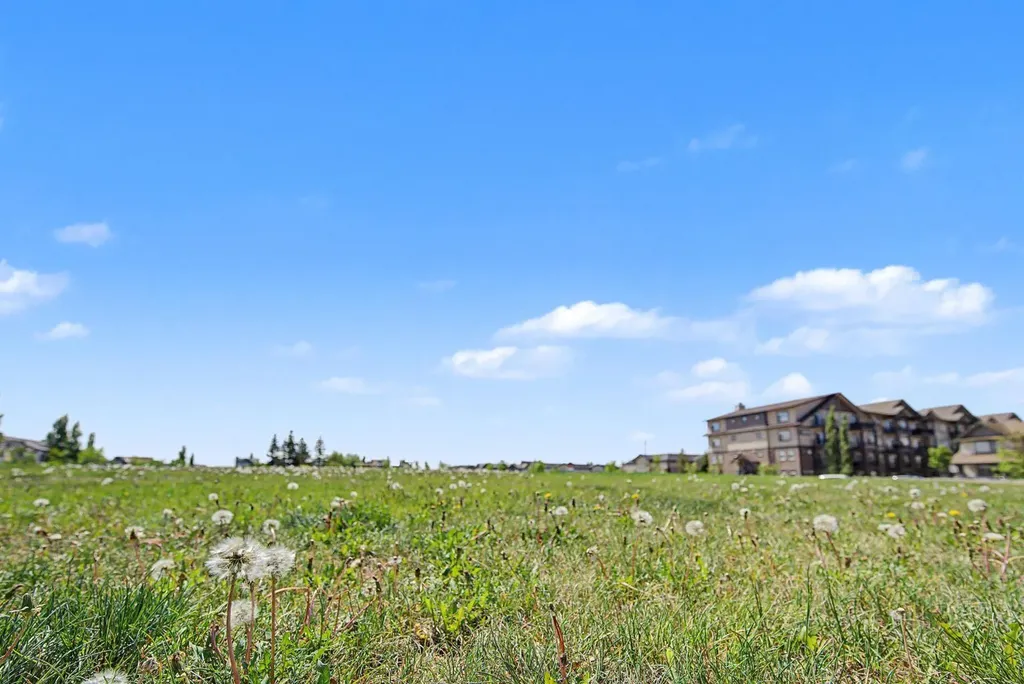 279 Copperpond Common SE Calgary AB T2Z1J1