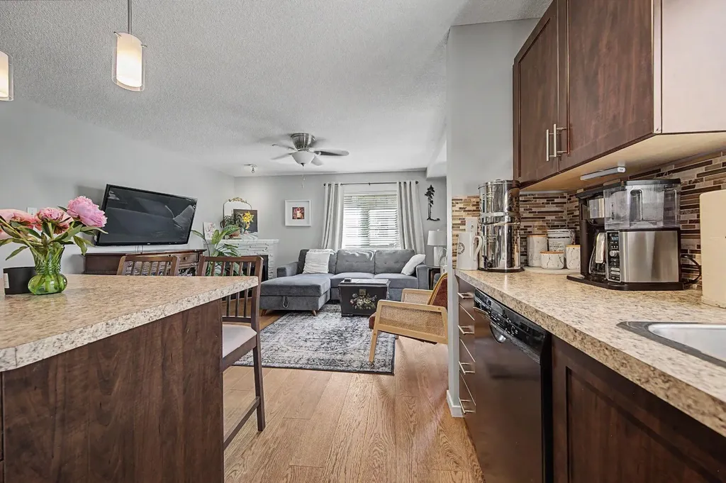 279 Copperpond Common SE Calgary AB T2Z1J1