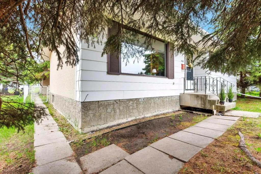 4617 54 Avenue Rimbey AB T0C 2J0
