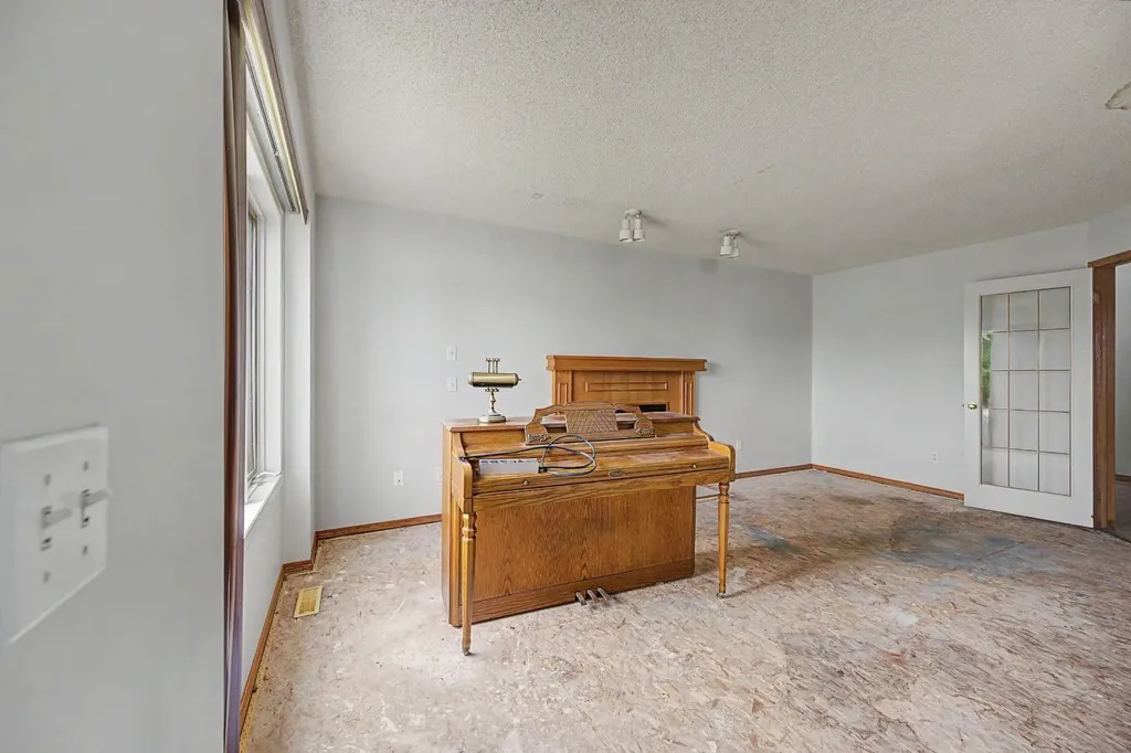 826 Coventry Drive NE Calgary AB T3K 4G2