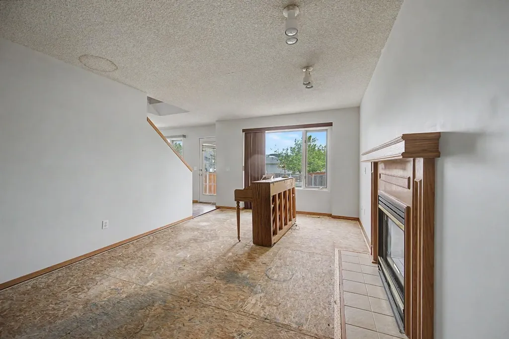 826 Coventry Drive NE Calgary AB T3K 4G2