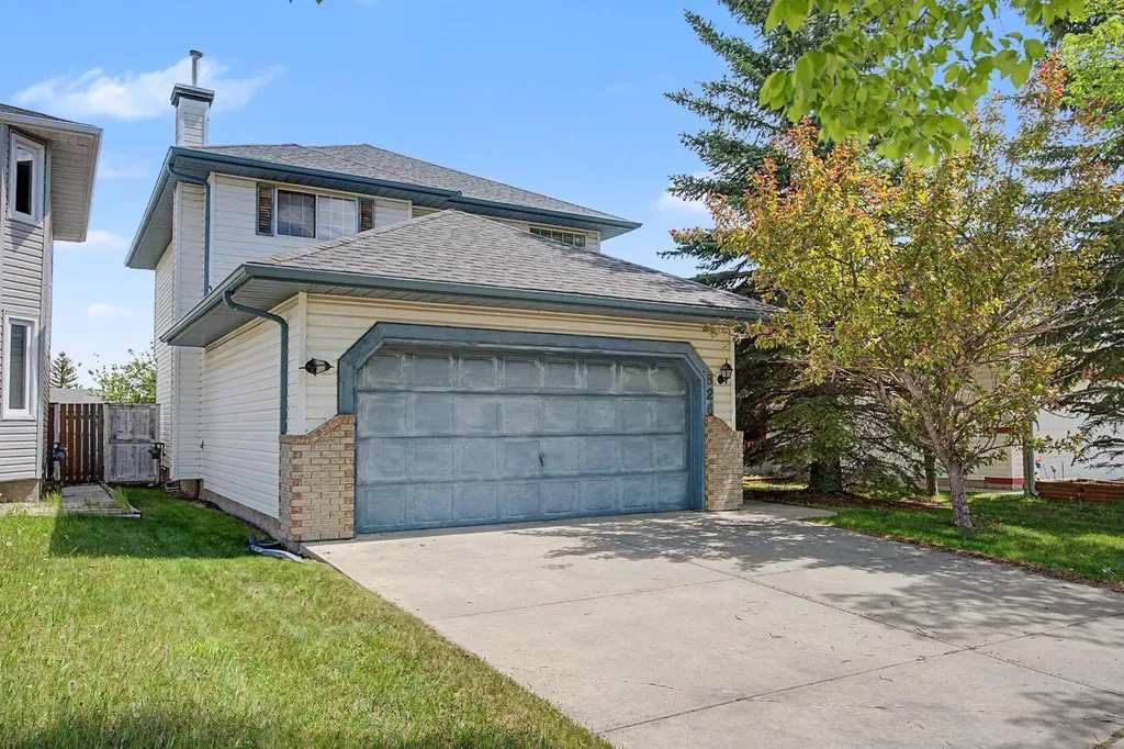 826 Coventry Drive NE Calgary AB T3K 4G2