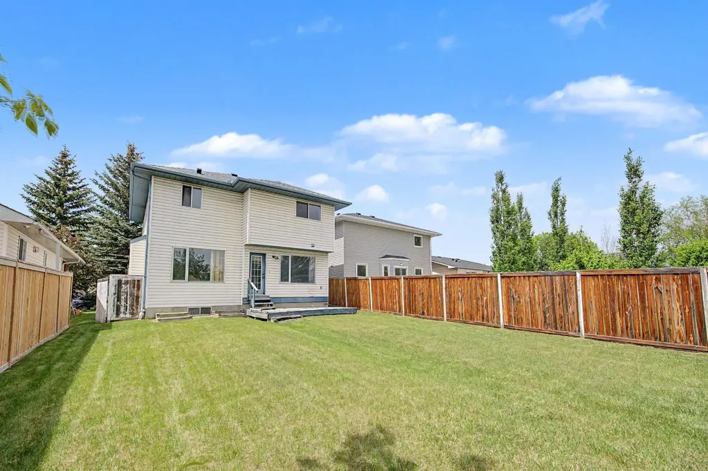 826 Coventry Drive NE Calgary AB T3K 4G2