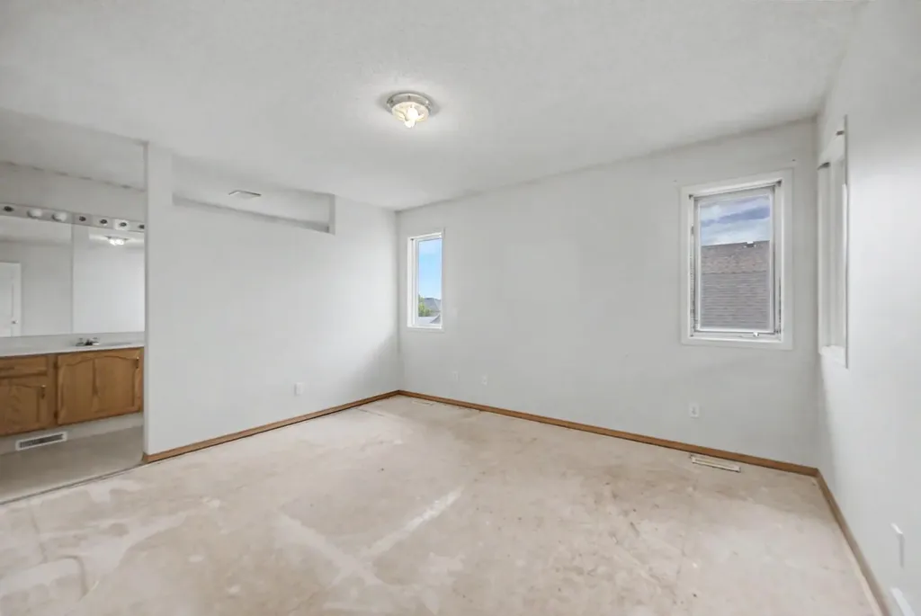 826 Coventry Drive NE Calgary AB T3K 4G2