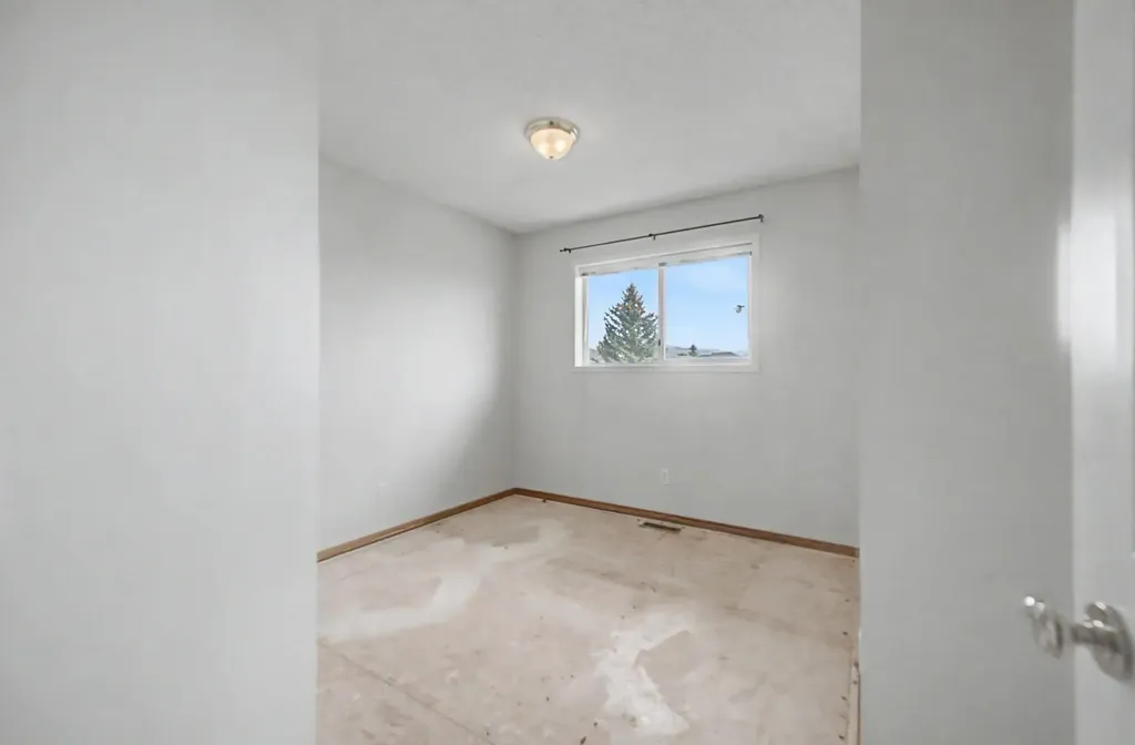 826 Coventry Drive NE Calgary AB T3K 4G2
