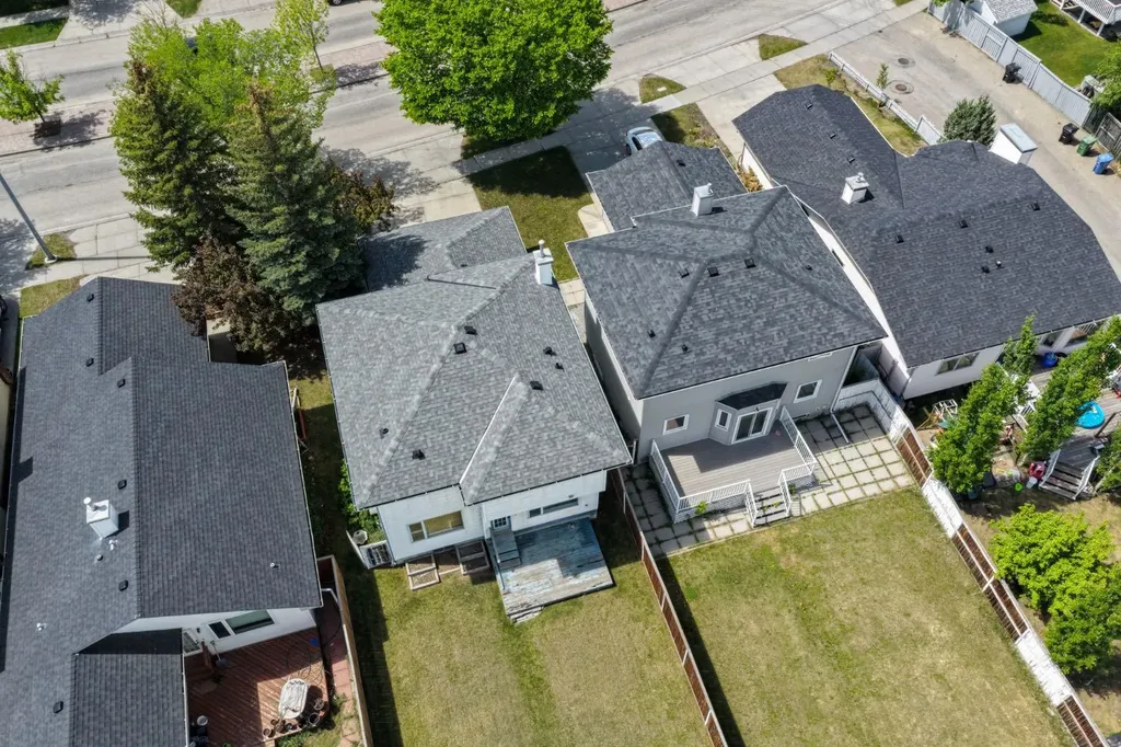 826 Coventry Drive NE Calgary AB T3K 4G2