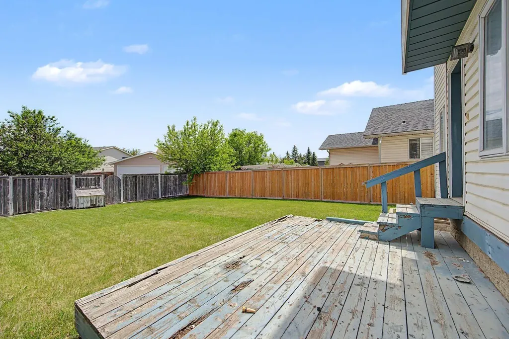 826 Coventry Drive NE Calgary AB T3K 4G2