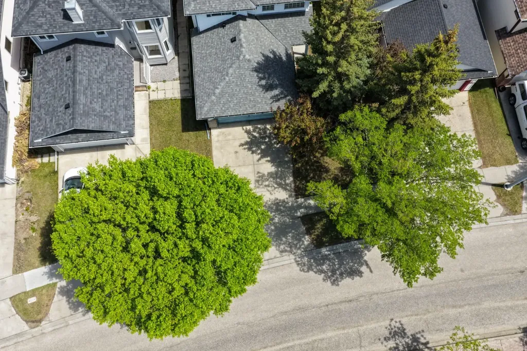 826 Coventry Drive NE Calgary AB T3K 4G2