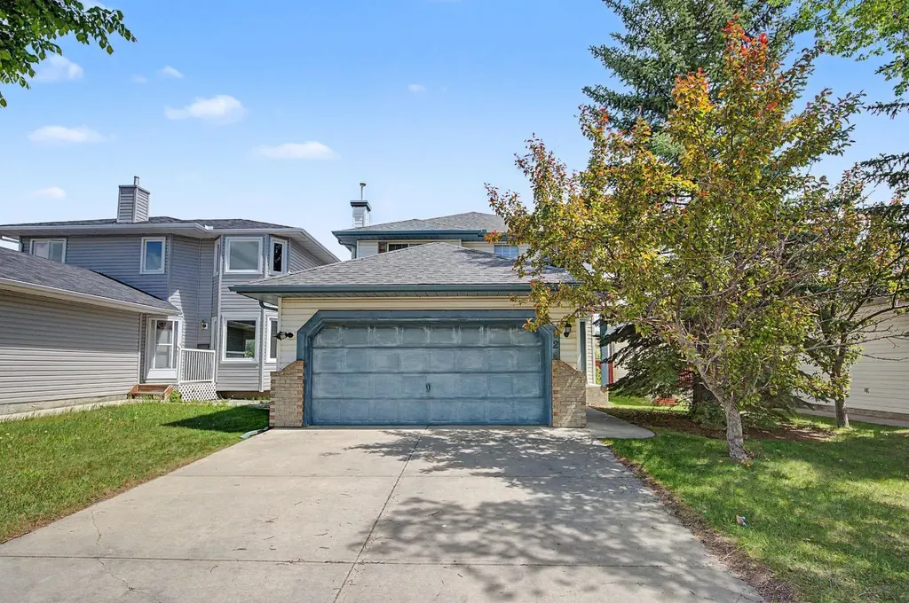 826 Coventry Drive NE Calgary AB T3K 4G2