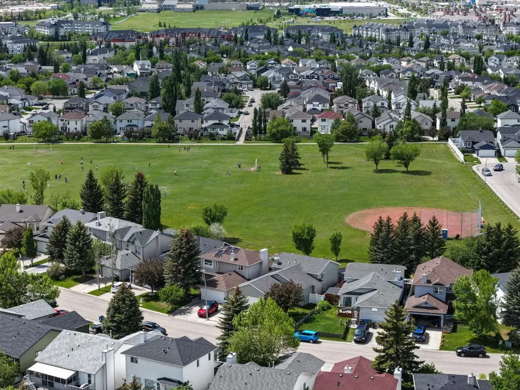 826 Coventry Drive NE Calgary AB T3K 4G2