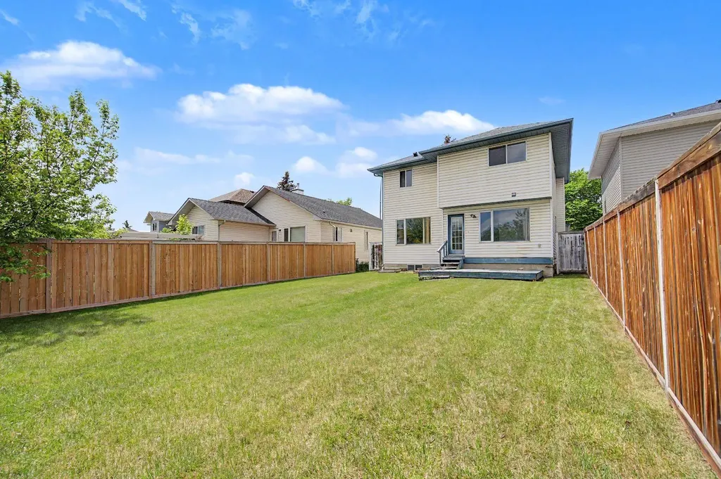 826 Coventry Drive NE Calgary AB T3K 4G2