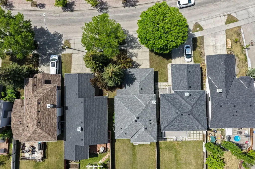 826 Coventry Drive NE Calgary AB T3K 4G2