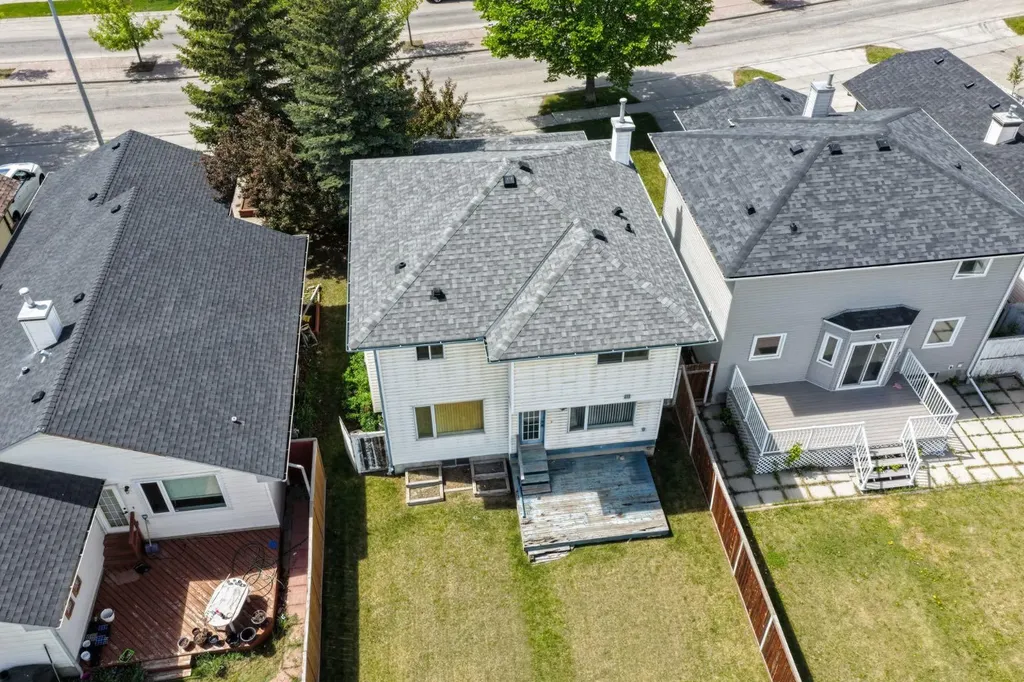 826 Coventry Drive NE Calgary AB T3K 4G2