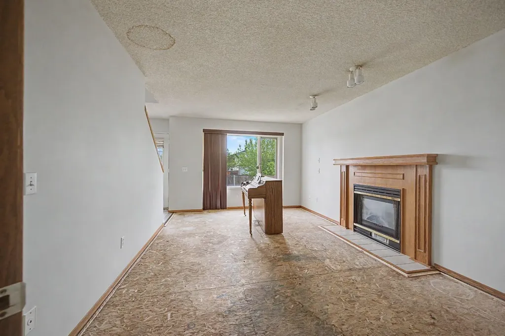 826 Coventry Drive NE Calgary AB T3K 4G2