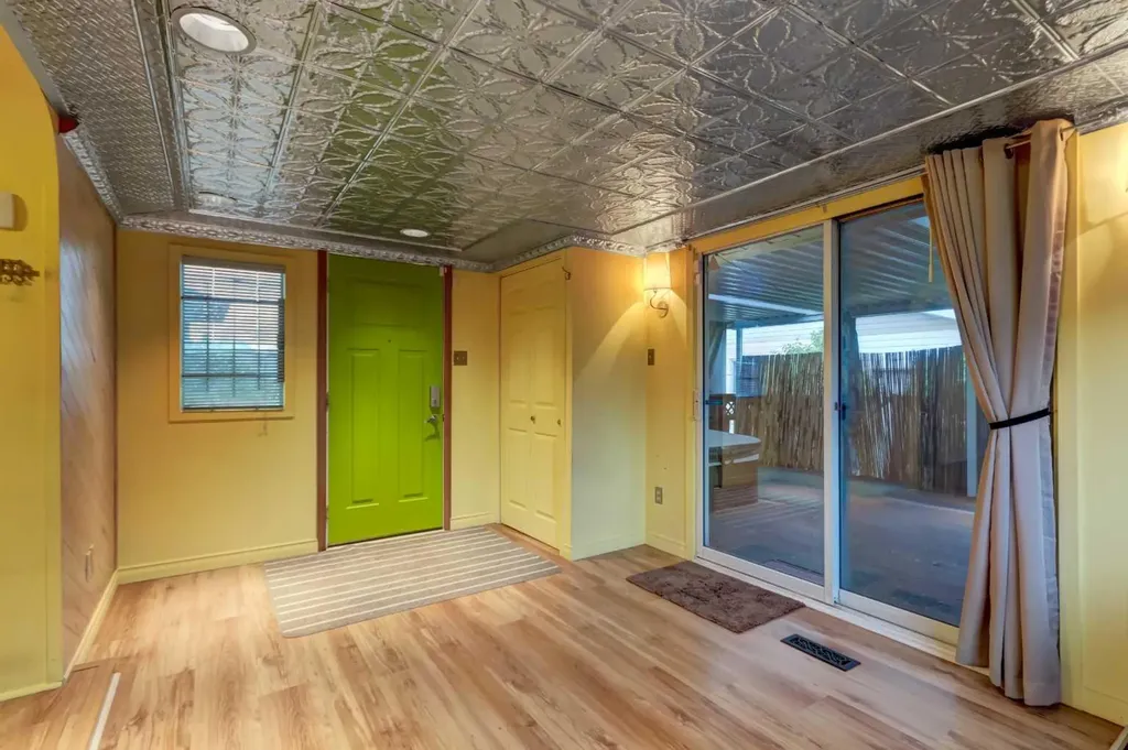 7412 22 Street SE Calgary AB T2C 0W6
