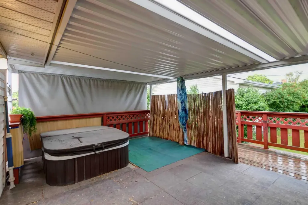 7412 22 Street SE Calgary AB T2C 0W6