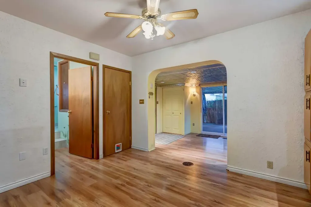 7412 22 Street SE Calgary AB T2C 0W6