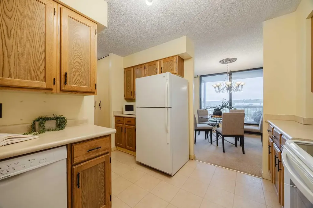 80 Point Mckay Crescent NW Calgary AB T3B 4W4