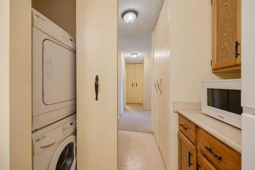 80 Point Mckay Crescent NW Calgary AB T3B 4W4