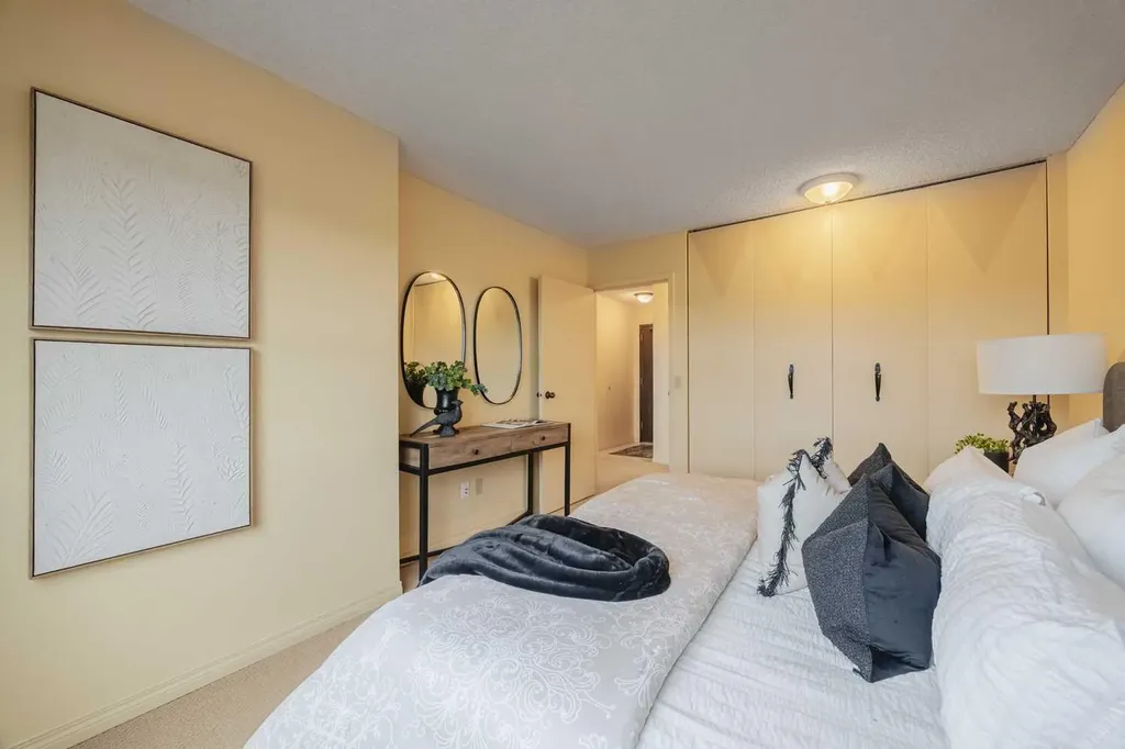 80 Point Mckay Crescent NW Calgary AB T3B 4W4