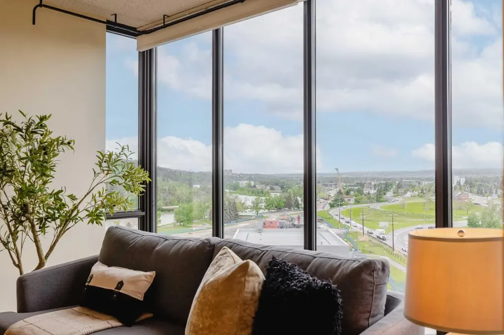 80 Point Mckay Crescent NW Calgary AB T3B 4W4