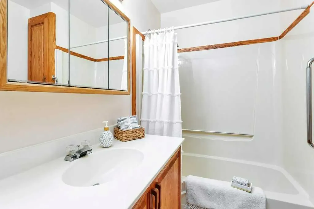 5201 46 Avenue Rimbey AB T0C 2J0