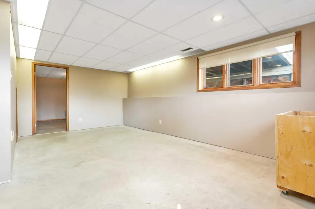 5201 46 Avenue Rimbey AB T0C 2J0