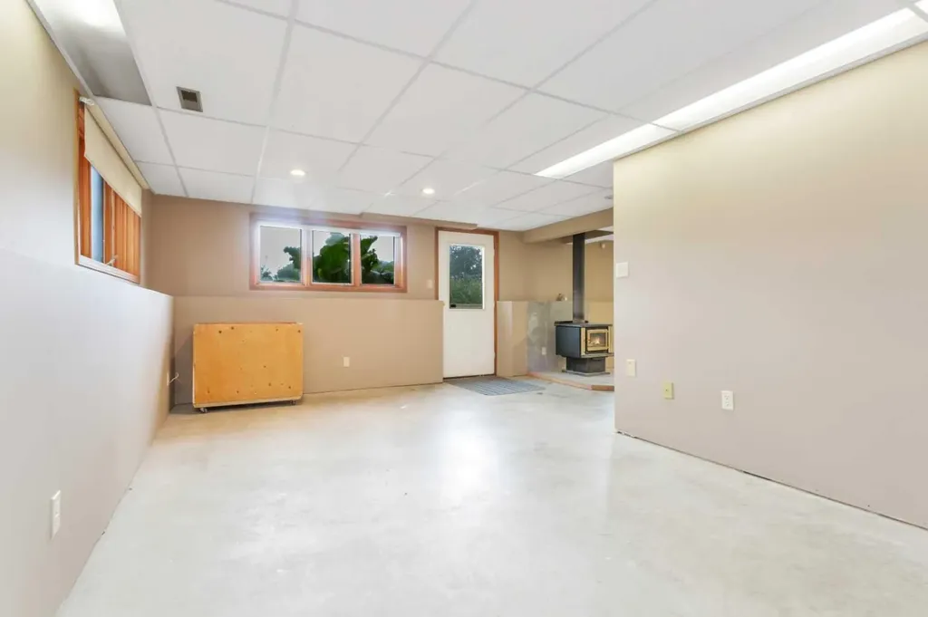 5201 46 Avenue Rimbey AB T0C 2J0