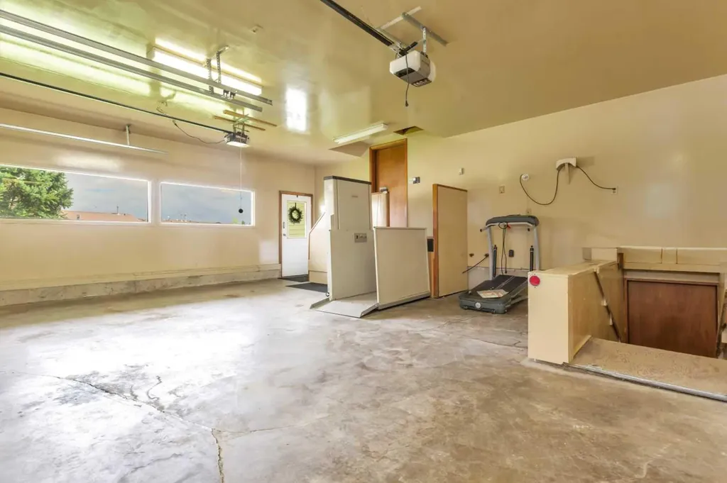 5201 46 Avenue Rimbey AB T0C 2J0