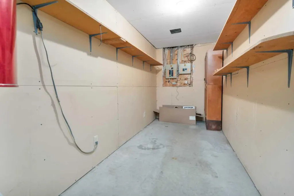 5201 46 Avenue Rimbey AB T0C 2J0
