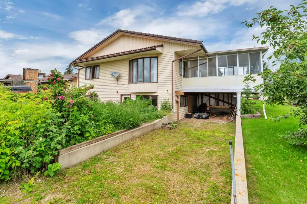 5201 46 Avenue Rimbey AB T0C 2J0