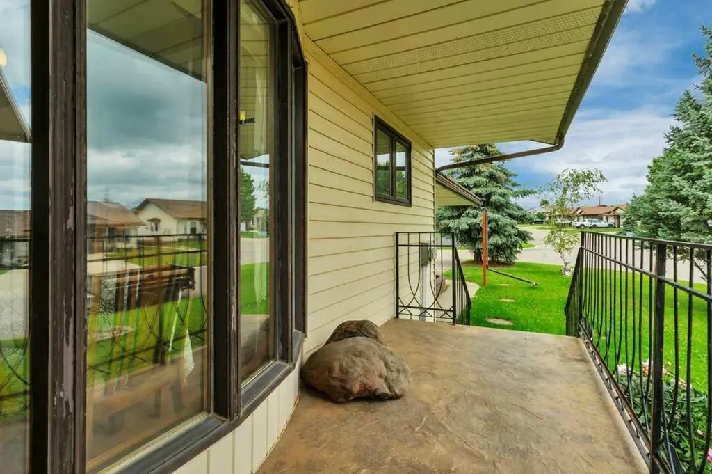5201 46 Avenue Rimbey AB T0C 2J0