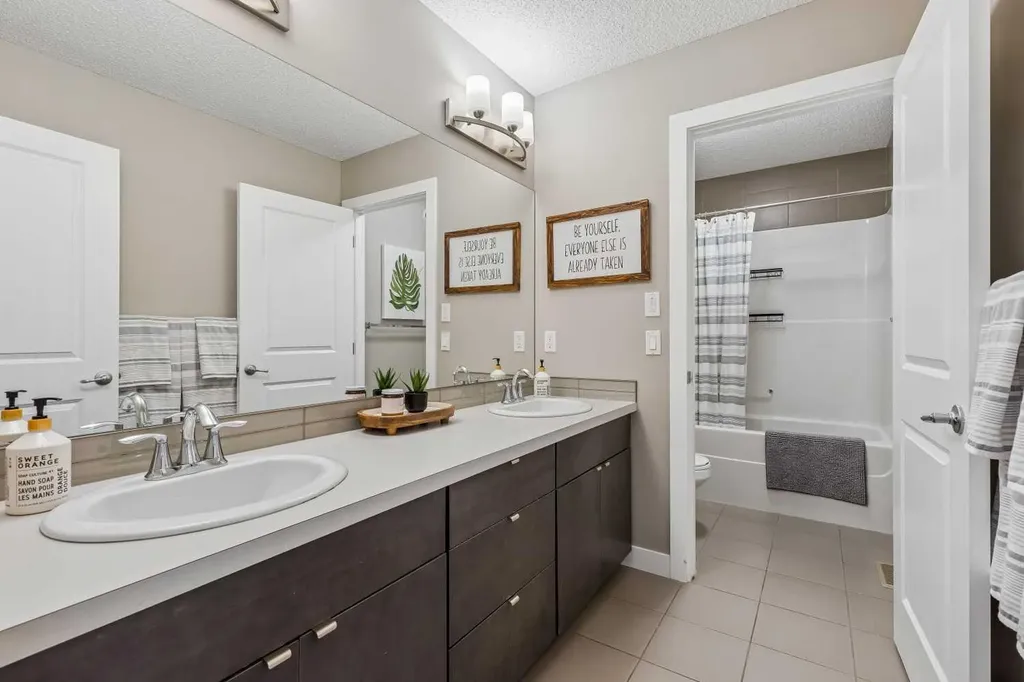 187 Chaparral Valley Way SE Calgary AB T2X 0W1