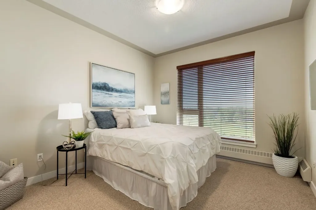 35 Inglewood Park SE Calgary AB T2G 1B5