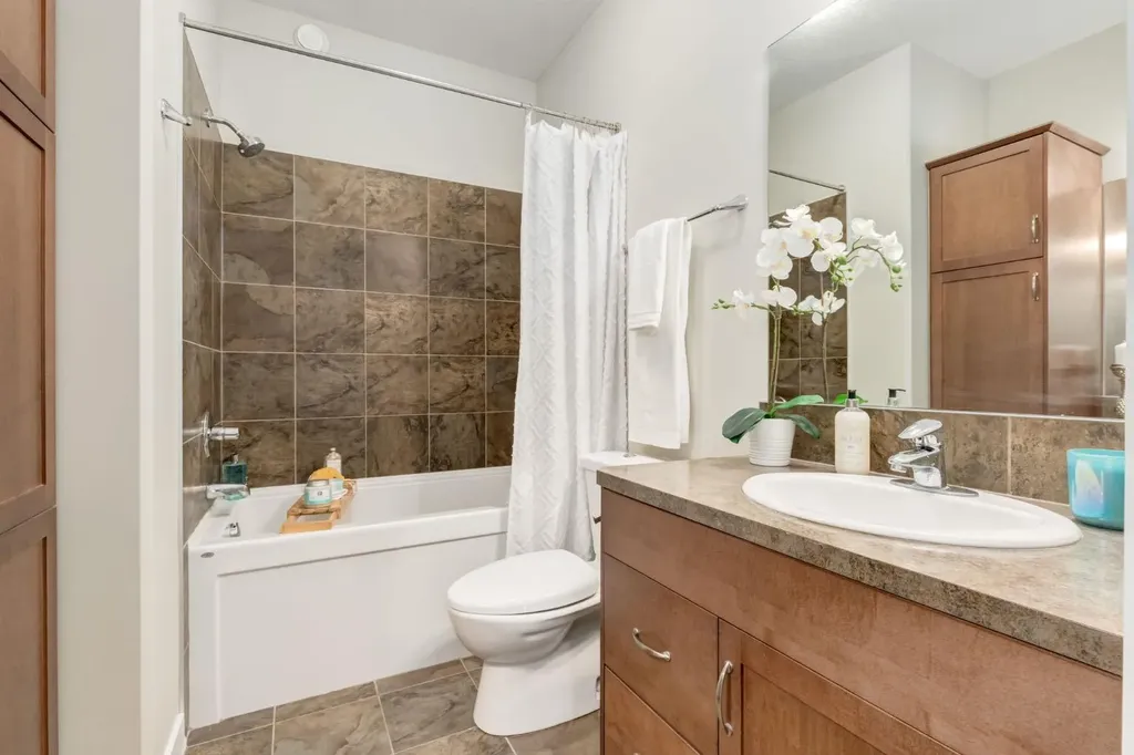 35 Inglewood Park SE Calgary AB T2G 1B5