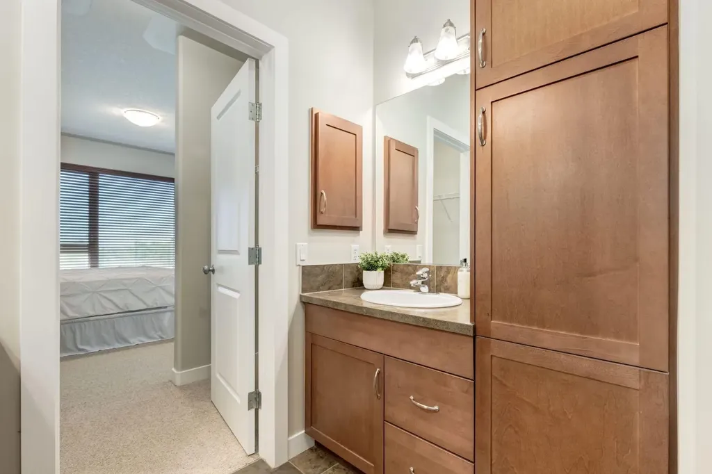 35 Inglewood Park SE Calgary AB T2G 1B5
