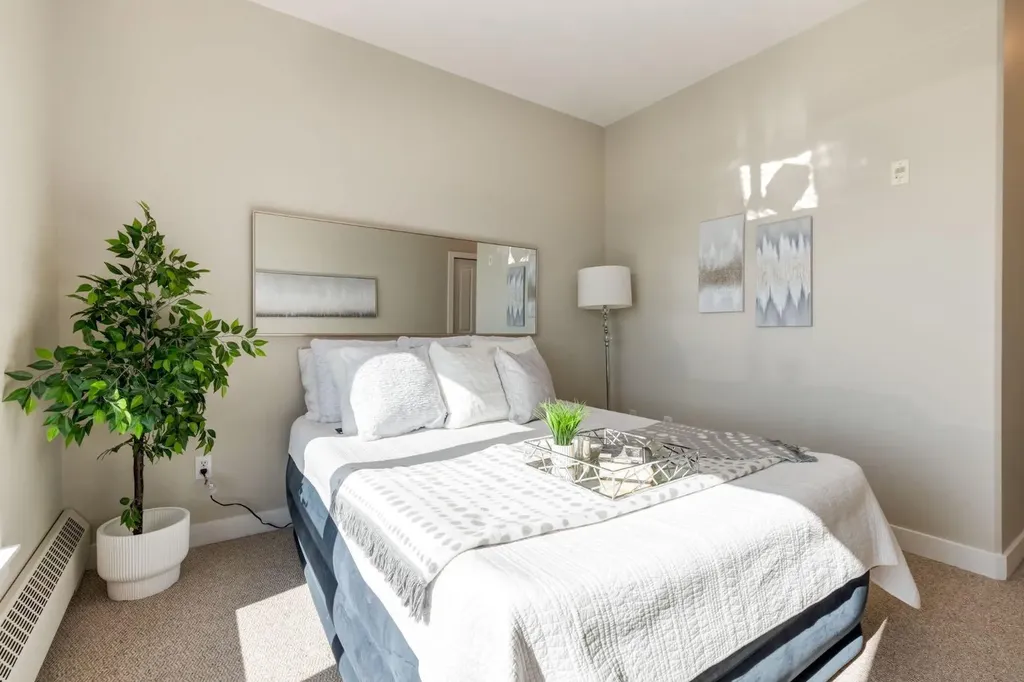 35 Inglewood Park SE Calgary AB T2G 1B5