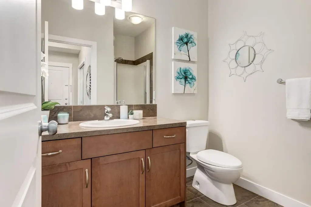 35 Inglewood Park SE Calgary AB T2G 1B5