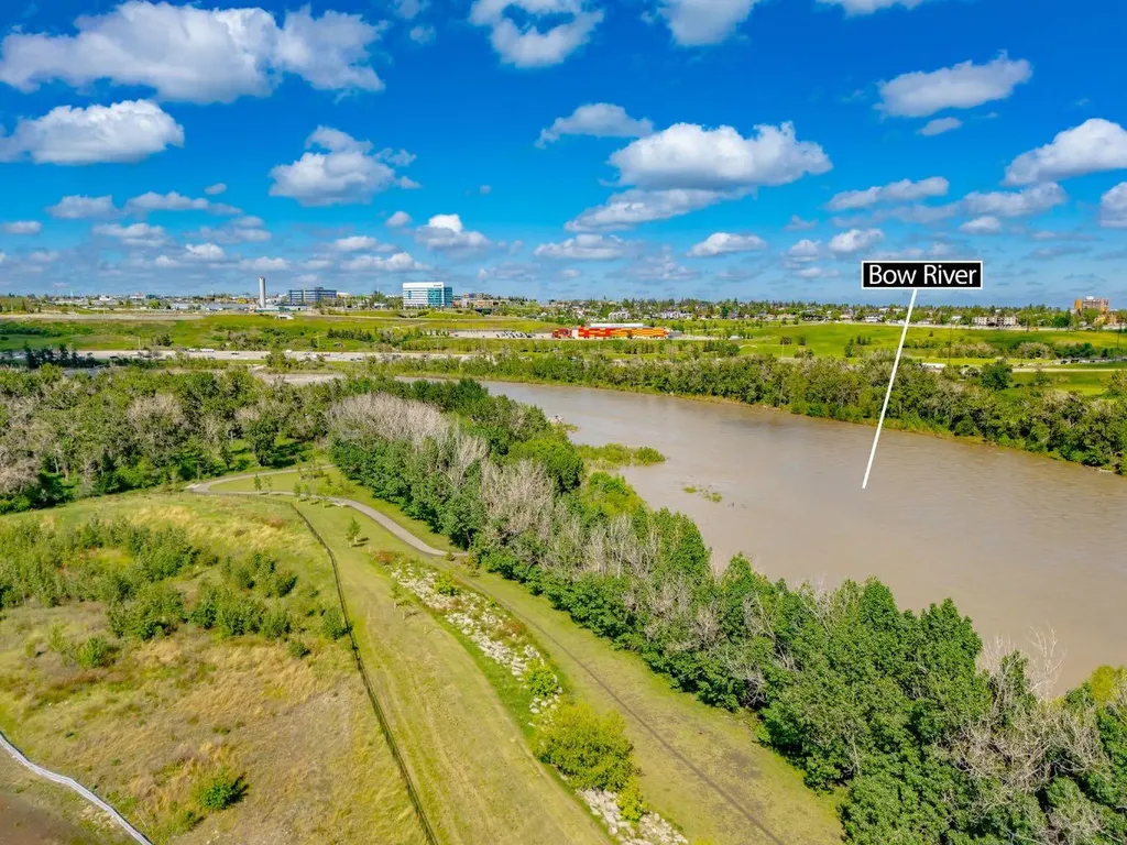 35 Inglewood Park SE Calgary AB T2G 1B5