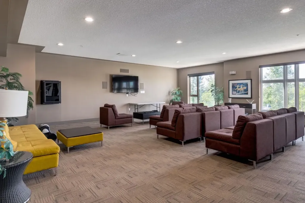 35 Inglewood Park SE Calgary AB T2G 1B5