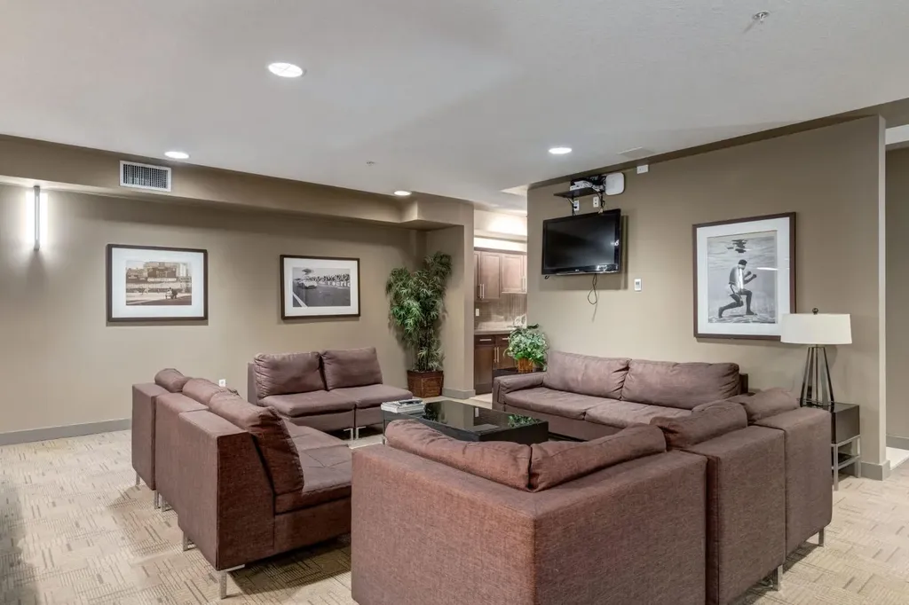 35 Inglewood Park SE Calgary AB T2G 1B5