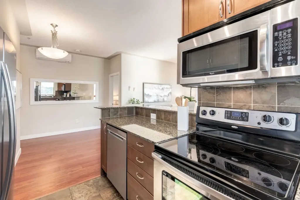 35 Inglewood Park SE Calgary AB T2G 1B5