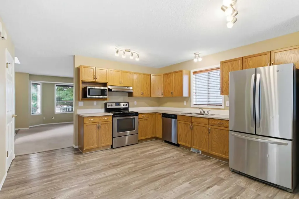 109 Arbour Wood Mews NW Calgary AB T3G 4B5