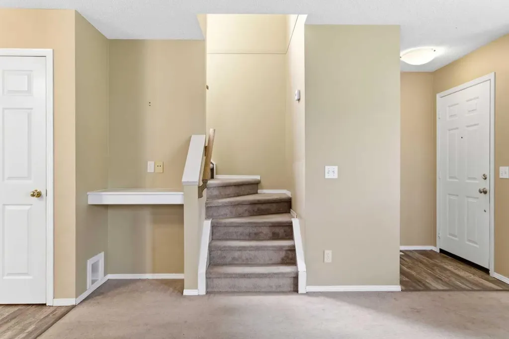 109 Arbour Wood Mews NW Calgary AB T3G 4B5