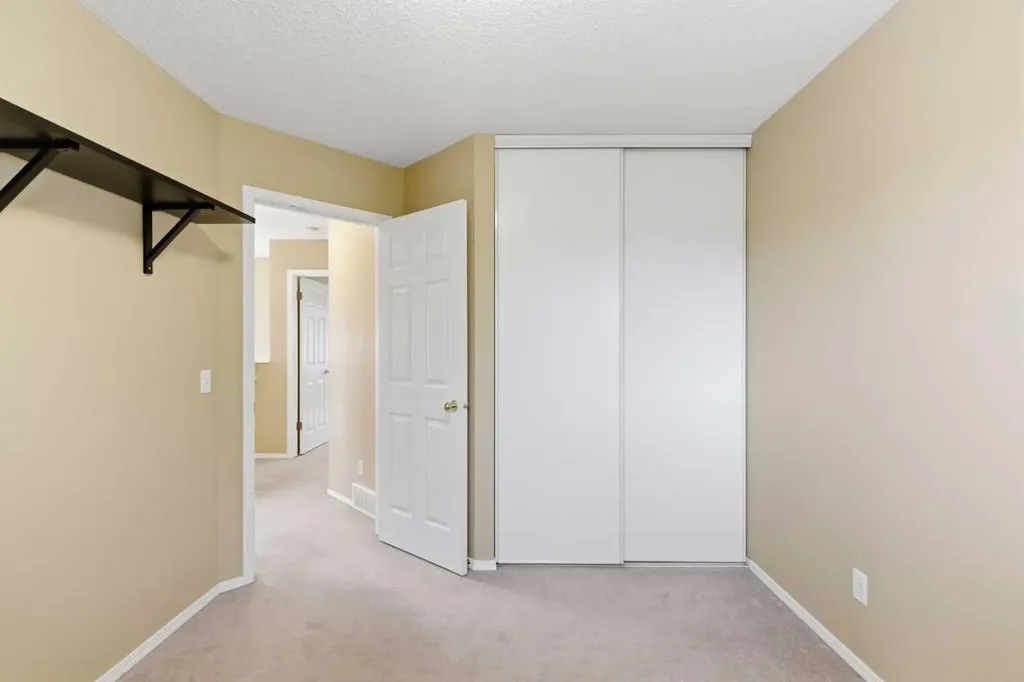 109 Arbour Wood Mews NW Calgary AB T3G 4B5