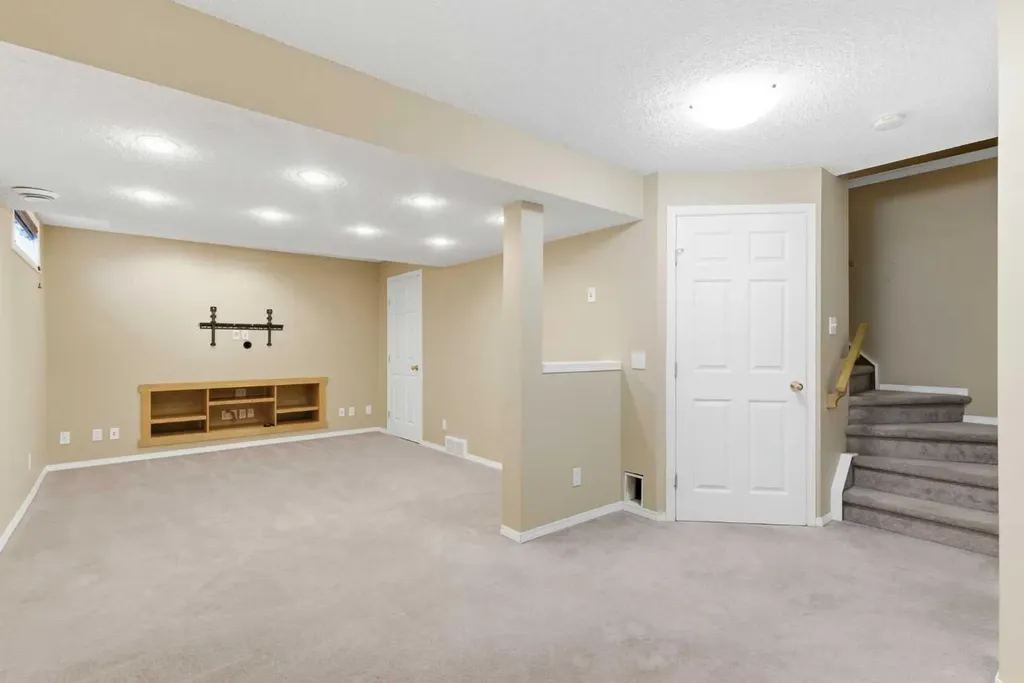 109 Arbour Wood Mews NW Calgary AB T3G 4B5