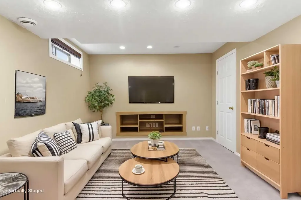 109 Arbour Wood Mews NW Calgary AB T3G 4B5