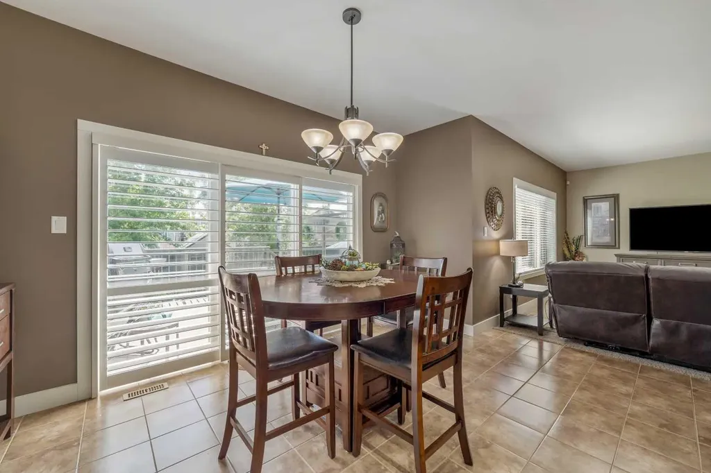 250 Twinriver Road W Lethbridge AB T1J 1X4