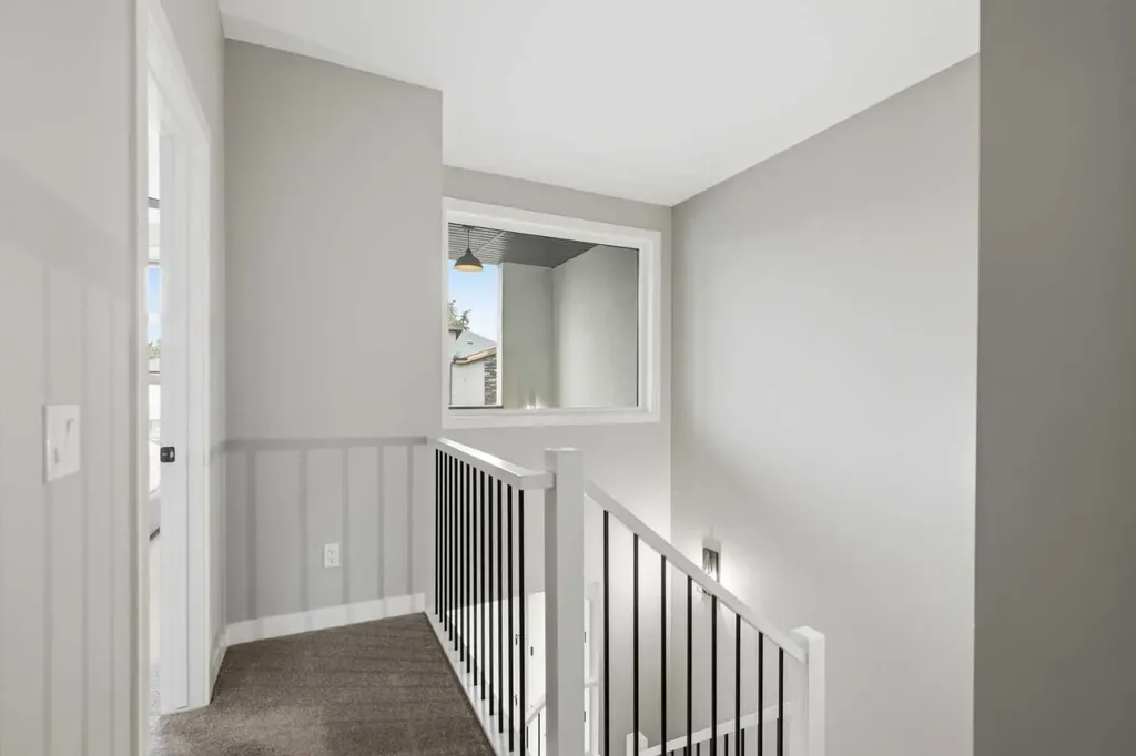 2009 12 Street NW Calgary AB T2M 4R3