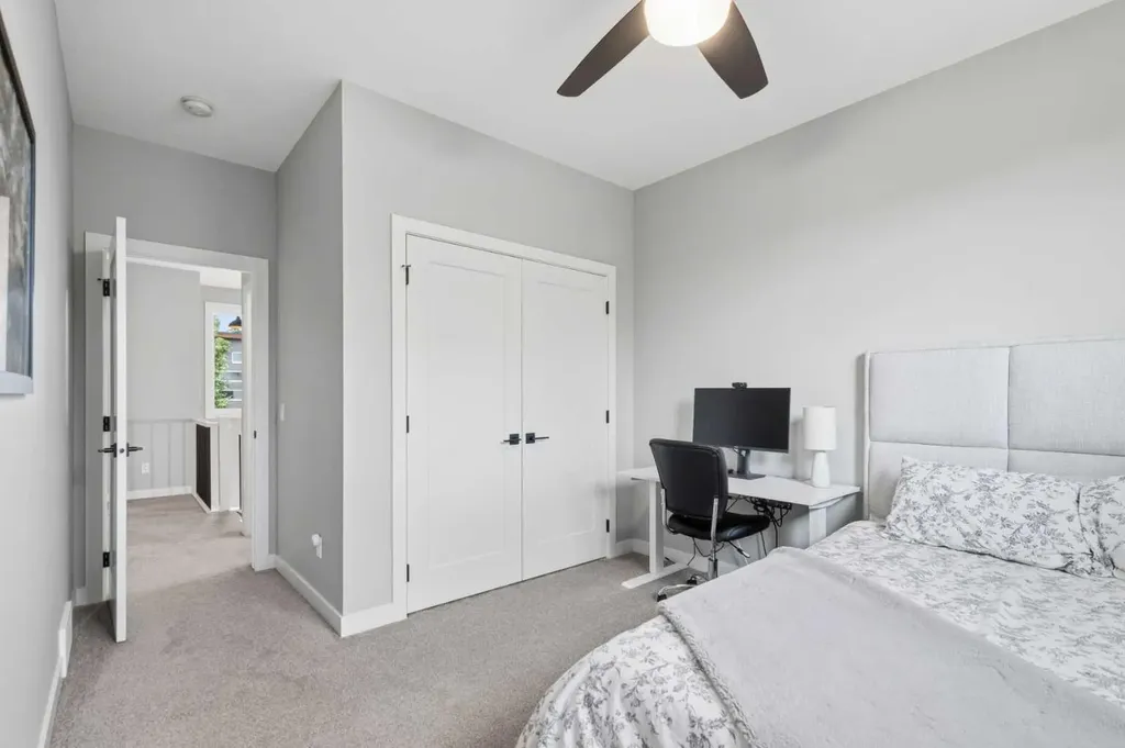 2009 12 Street NW Calgary AB T2M 4R3